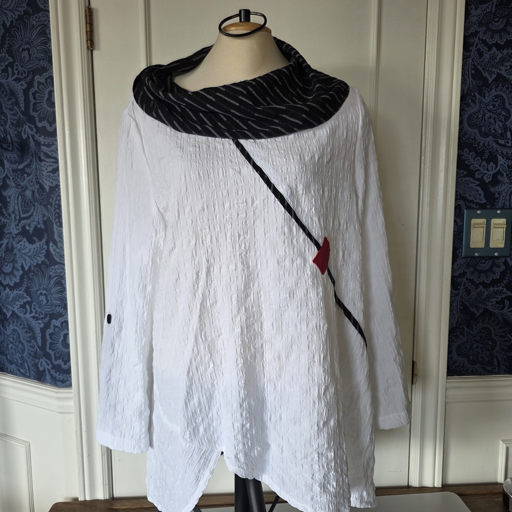 Moonlight Y&S Fashion White Black  Lagenlook Artsy Boho Top Blouse